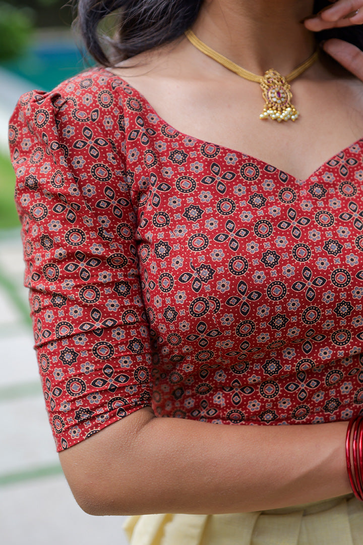 Thiruvathira Red Top & Skirt (ONMKUL)