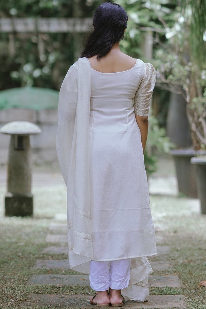 Amulya (with dupatta)