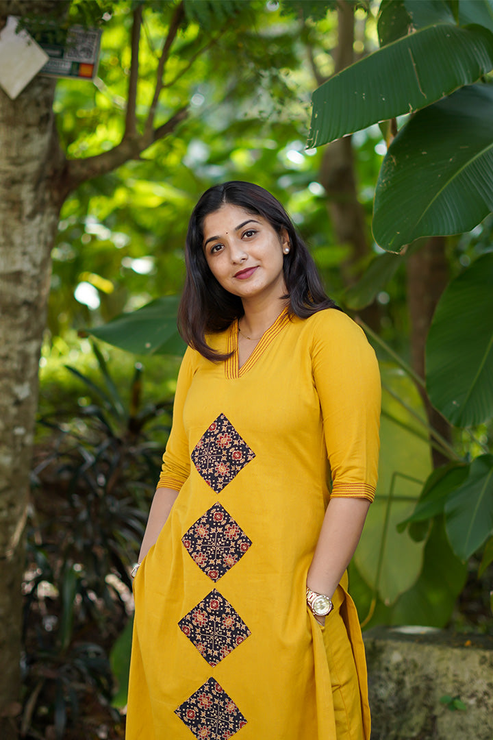 Chempaca(kurti & bottom)(090625KUL)
