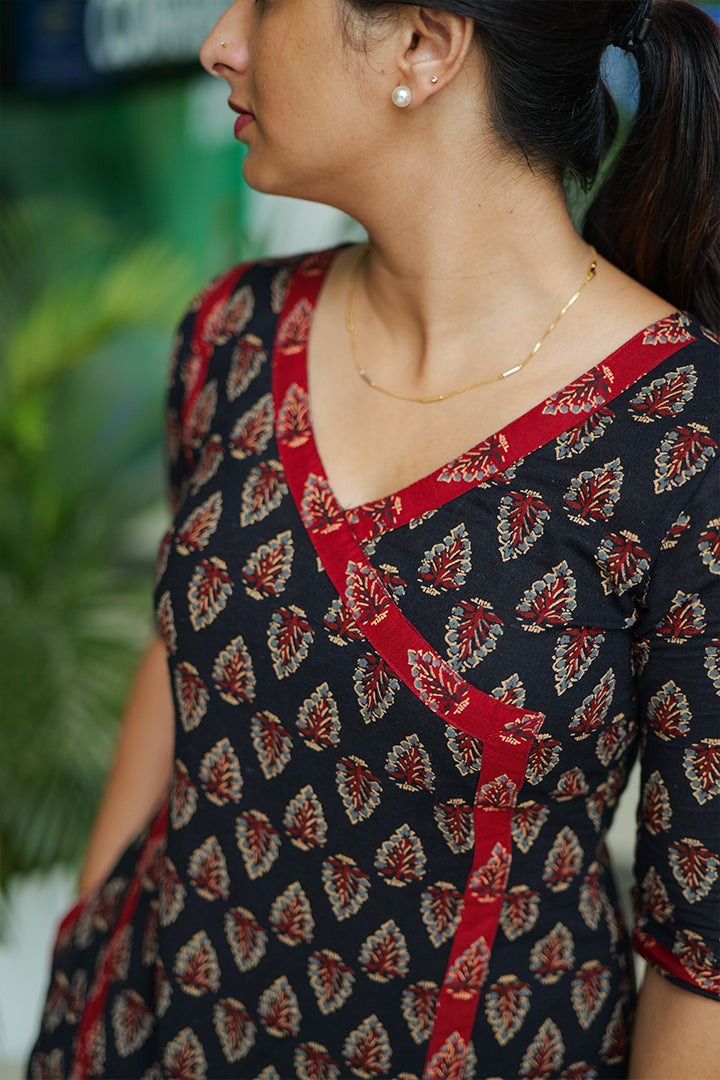 Avyablack(Kurti&bottom)(110925KD1)