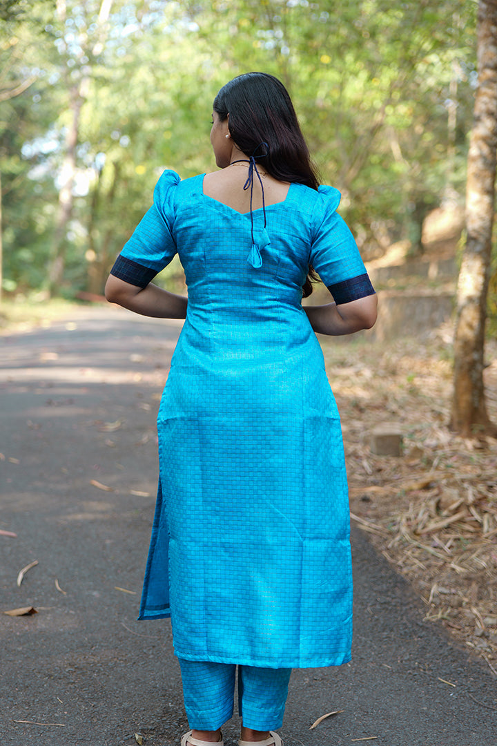 Kritika(Kurti&bottom)(220126KUL)
