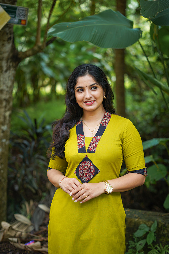 Mehendi(Kurti&bottom)(011025KUL)
