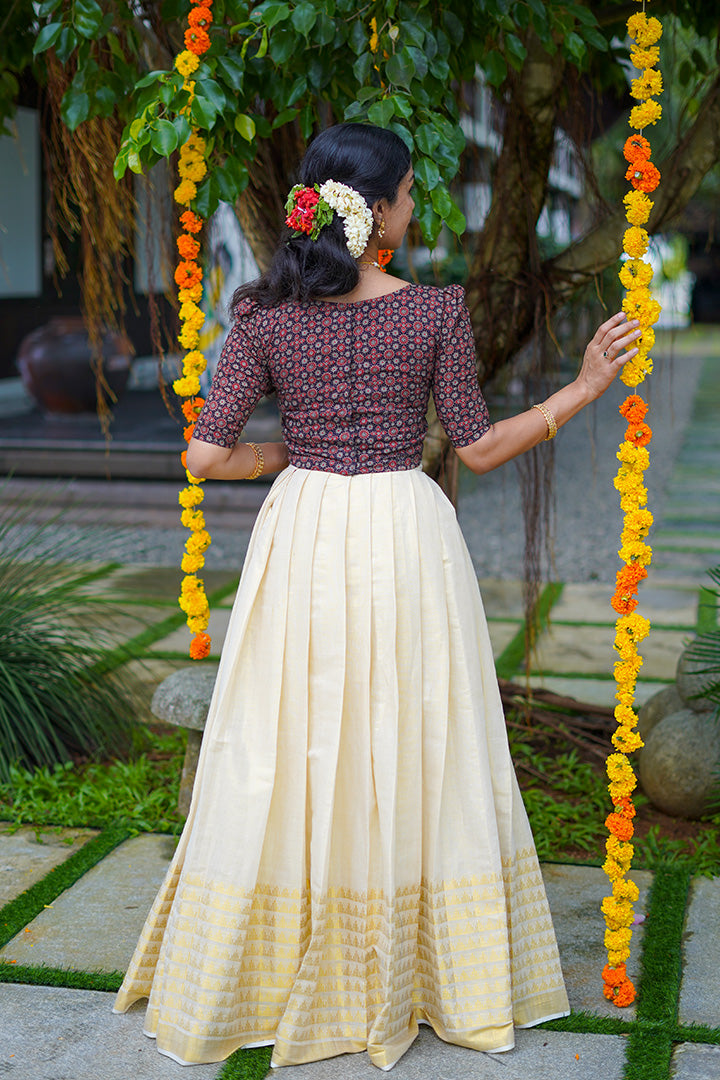 Thiruvathira black Top & Skirt (ONMKUL)