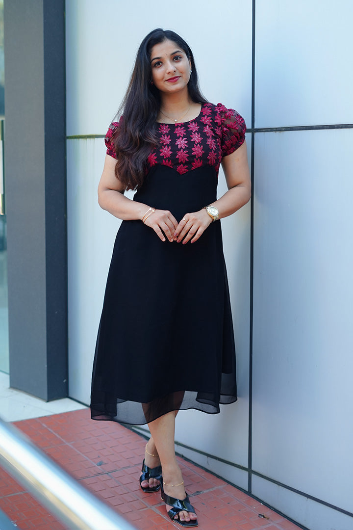 Kholinar Ropa Dress – KULINA