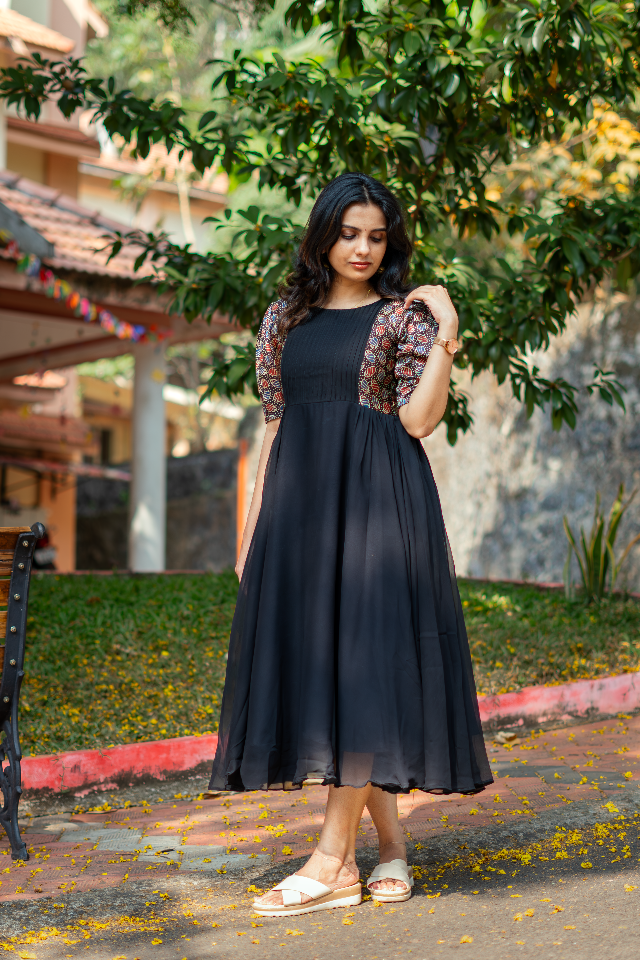 Raas Pret – Black Silk Umbrella Tilla Embroidery Frock (3 Pcs) | Pakistani  outfits, Pakistani dresses, Black silk