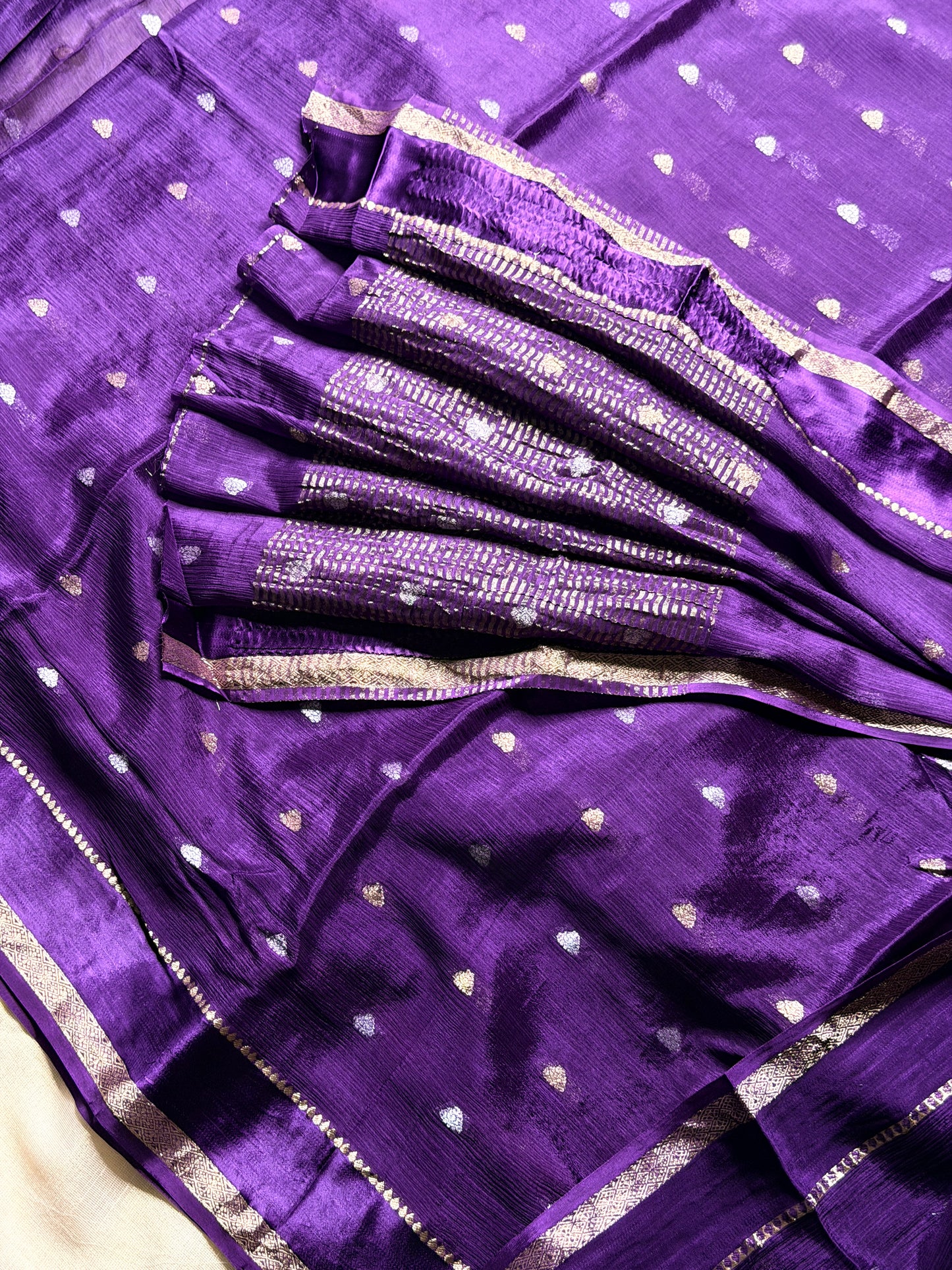 Mahika(040826SAREVA)