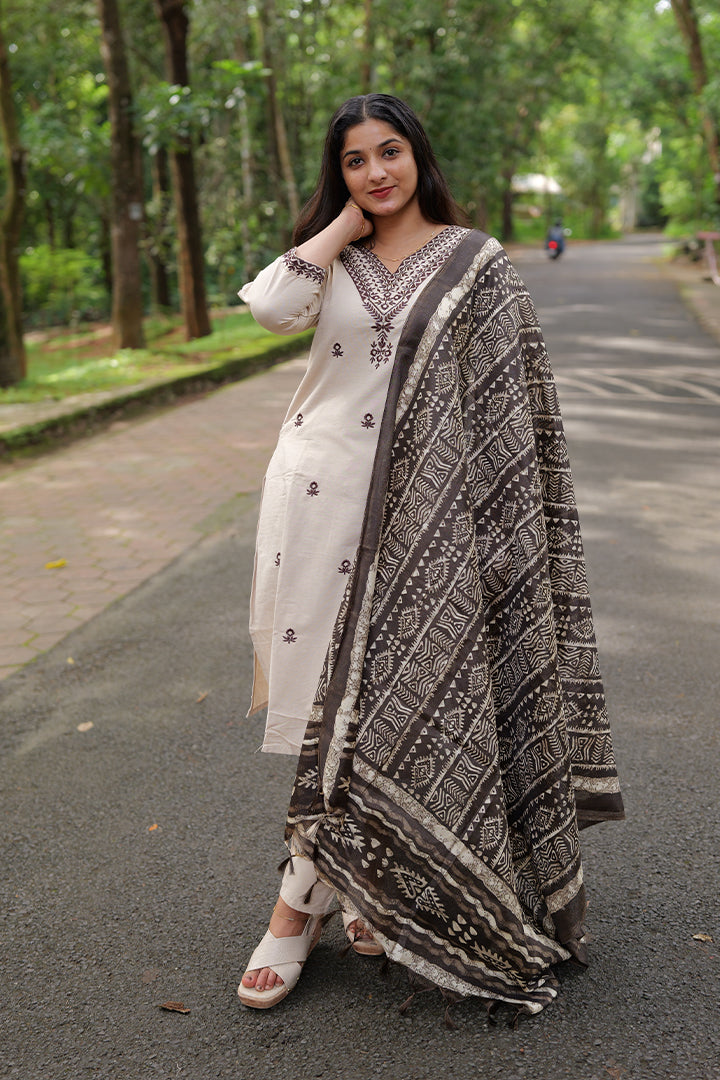 Aparana(220826KUL)