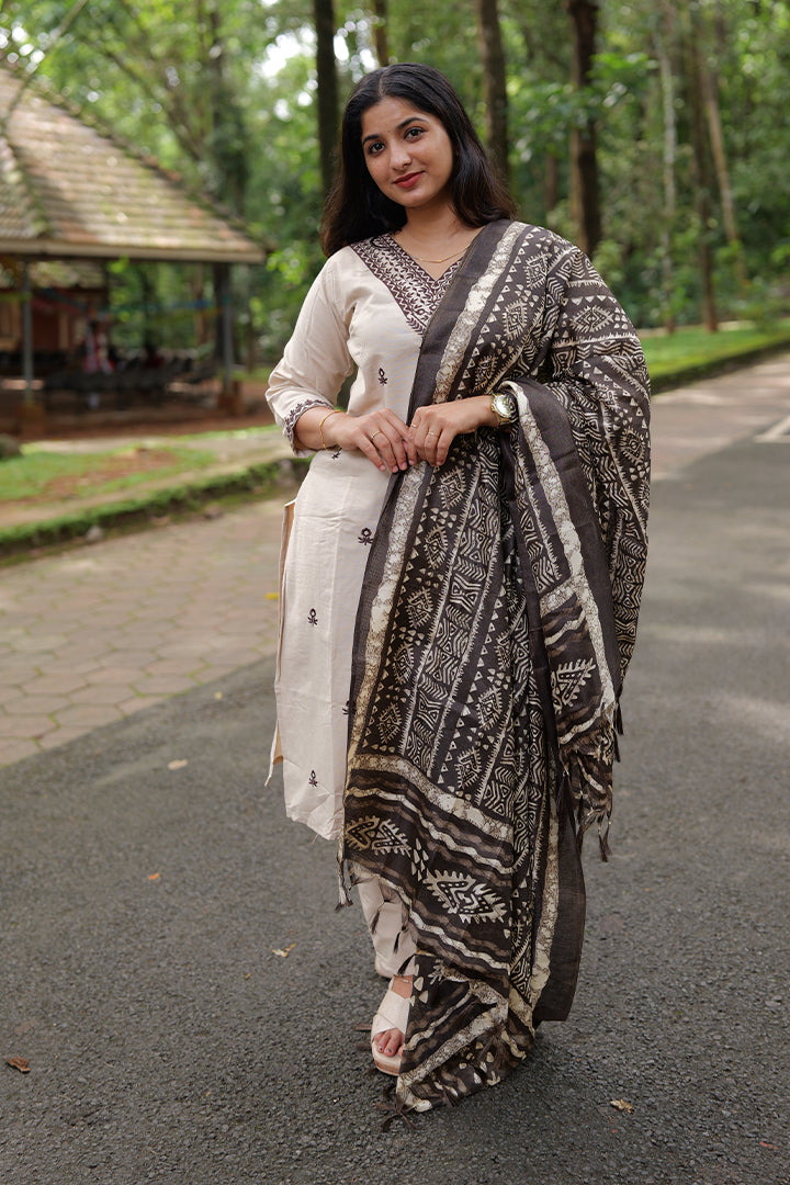 Aparana(220826KUL)