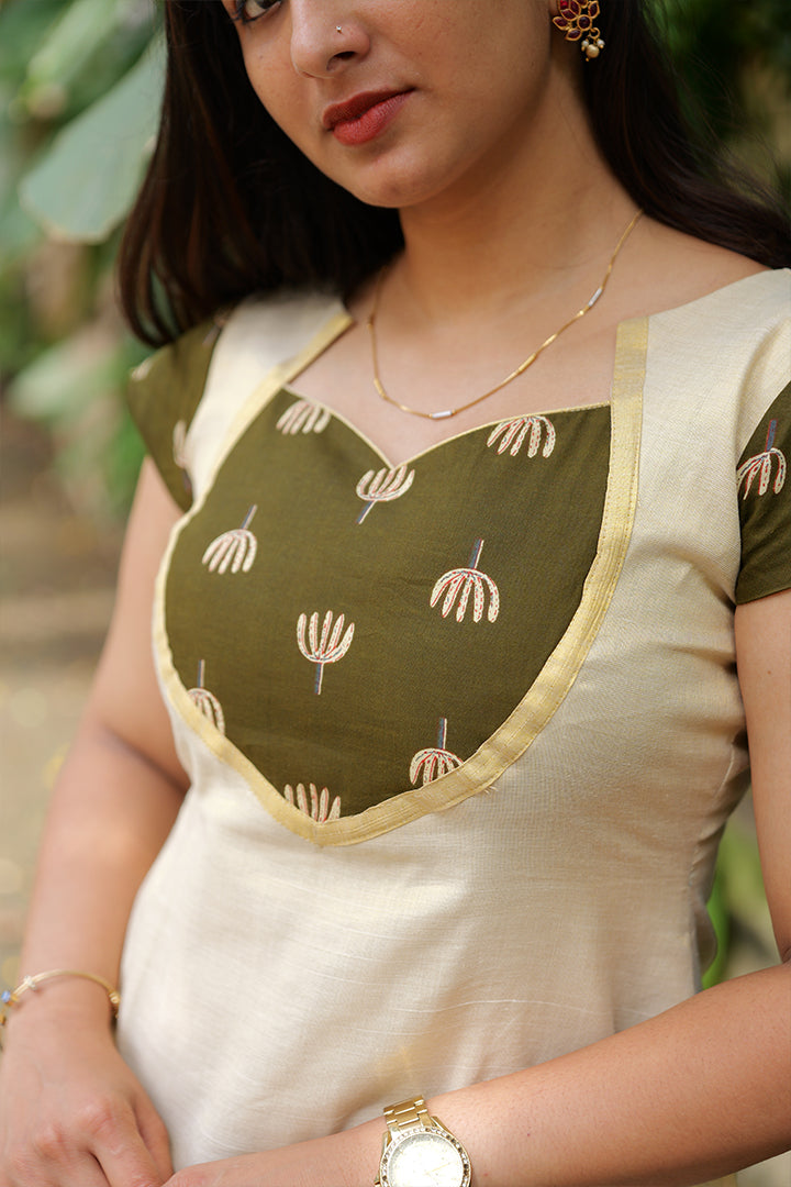 Onapattu(with flower)(250726KUL)
