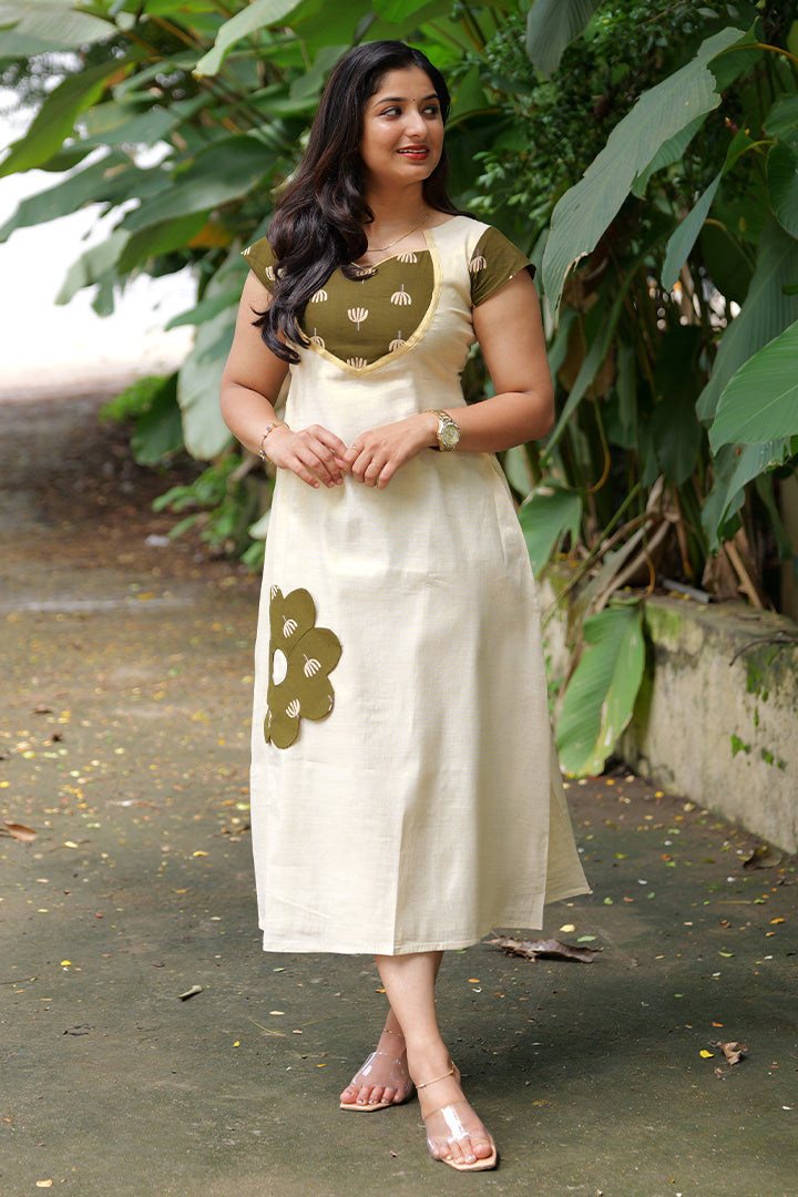 Onapattu(with flower)(250726KUL)