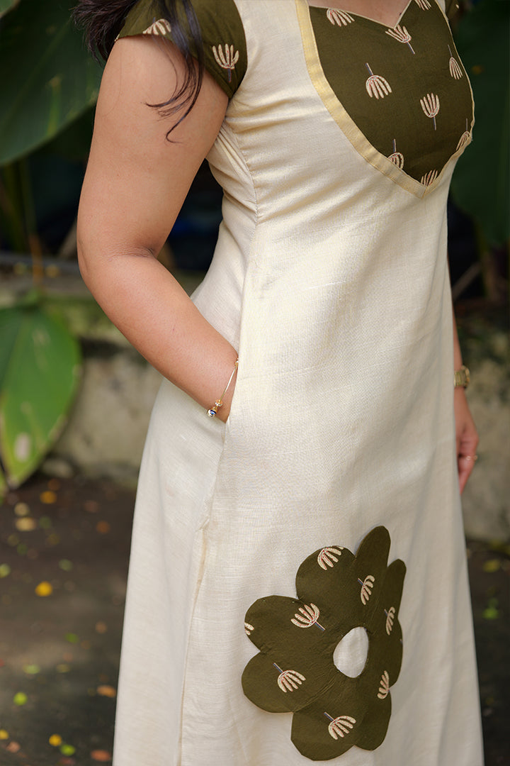 Onapattu(with flower)(250726KUL)