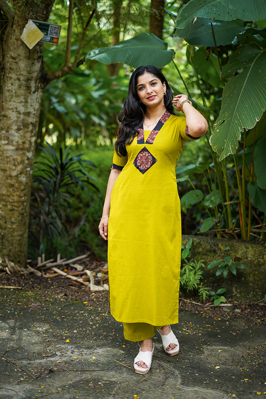 Mehendi(Kurti&bottom)(011025KUL)