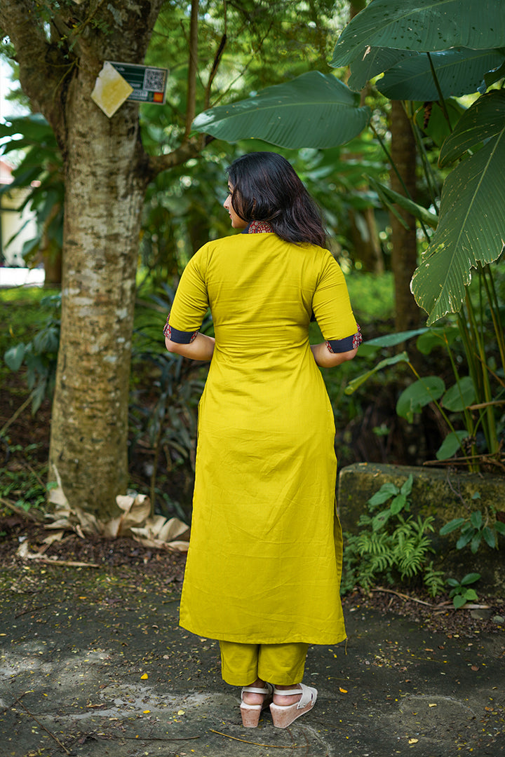 Mehendi(Top only)(011025KUL)