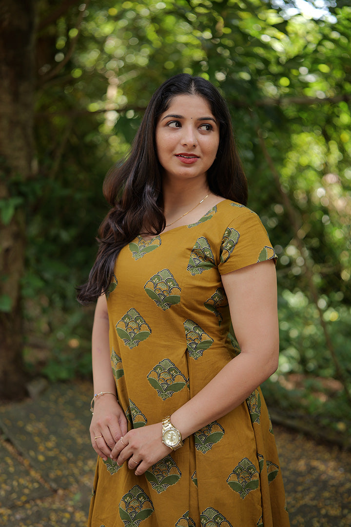 Gowri(100926KD1)