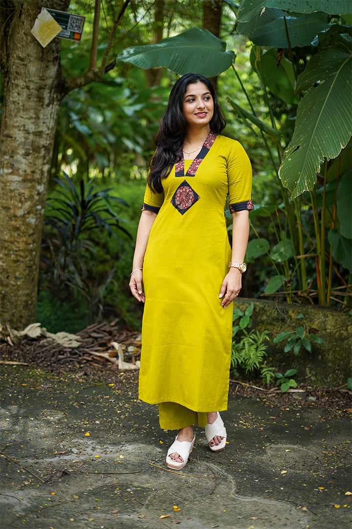 Mehendi(Top only)(011025KUL)